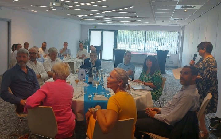 club_reussir's tweet photo. 📢 [ DÉJEUNER MENSUEL JUIILET ]

#MERCI @HolidayInn31 d'avoir accueilli les #membres du @club_reussir pour notre #déjeunermensuel du mois !

▶ Retrouvez toutes nos #ACTU sur notre site : https://t.co/WmDdEx7Yiz https://t.co/9GGyttobnj