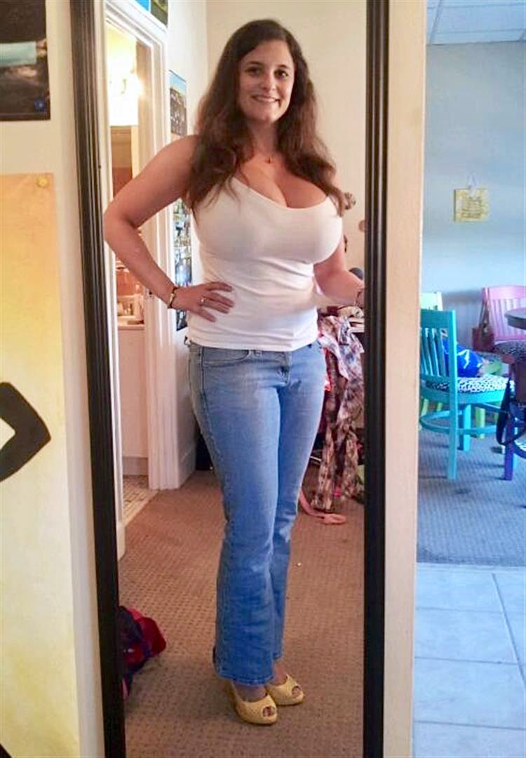 Naughty Avery tweet media