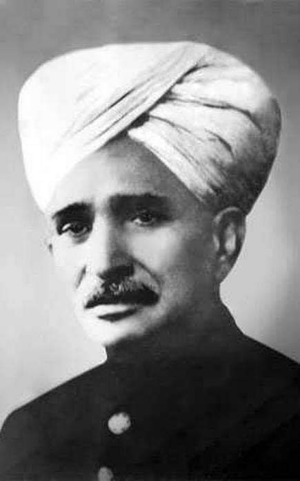 inderjeetbarak's tweet photo. ब्रिटिश राज में गेहूँ के 6 रुपये मण की रेट देखकर चौधरी रिछपाल जी  ने ब्रिटिश सरकार से दस रुपये मण के लिए बोला सरकार ने कहा 7 रुपये देगें चौधरी रिछपाल जी ने कहा दस रुपये मण लूगां, ऐलान कर दिया गेहूँ का रैट 10 मण दो नहीं तो हम किसान खड़ी गेहूँ की फसल को आग लगा देगें
ब्रिटिश सरकार को चौधरी साहब के आगे झुकना पड़ा 10 रुपये गेहूँ मण के दे दिया जाएगा चौधरी रिछपाल जी बोले अब तो 11 रूपये मण का लूगां गेहूँ की रैट, ब्रिटिश सरकार को चौधरी साहब के आगे झूकना पड़ा ऐसे थे चौधरी रिछपाल जी ।
#कमेरों_का_राम