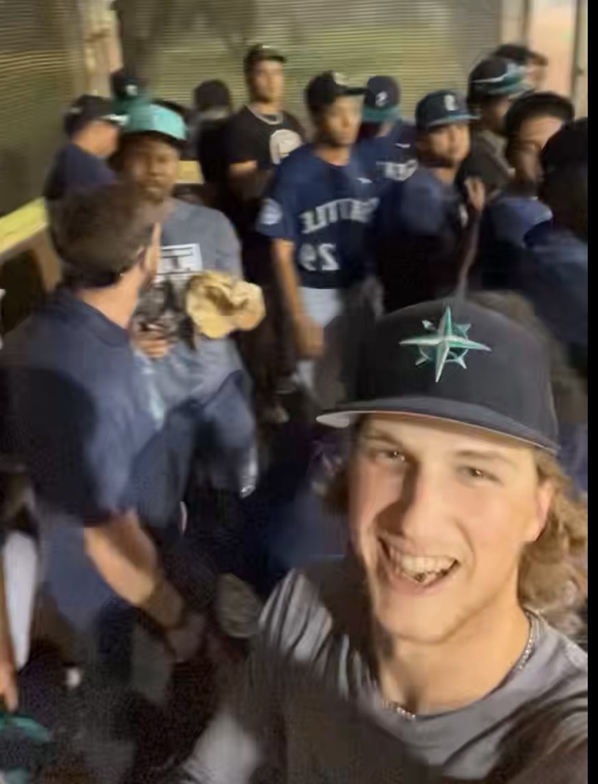 Walter Ford (@vanilla_missile) on Twitter photo 2024 ACL season is a wrap! Had a great season, ended with a 3.27 era, 1.35 whip 9BB and 42ks in 41.1 innings. Looking fwd to the future, and getting better everyday #missilemindset #vanillamissile <a href="/MsPlayerDev/">Mariners Player Development</a> 2024 ACL season is a wrap! Had a great season, ended with a 3.27 era, 1.35 whip 9BB and 42ks in 41.1 innings. Looking fwd to the future, and getting better everyday #missilemindset #vanillamissile <a href="/MsPlayerDev/">Mariners Player Development</a>