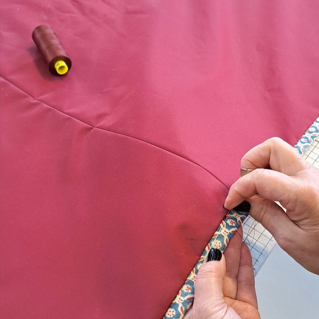 DI_Curtains's tweet photo. Some delightful coloured linings have been brightening up our workroom this summer ☀️   #curtains #interiordesign #interiors #softfurnishing https://t.co/DpHKvy2YCa
