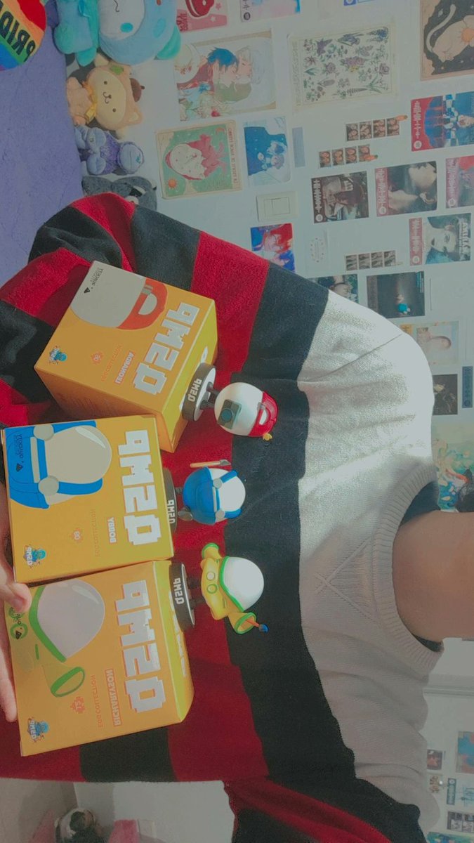 Conquistty's tweet image. LLEGARON 😭😭😭 SON HERMOSOS ovitos bien bonitos bien panzoncitos 💜💜💜
#QSMP
@QSMPShop