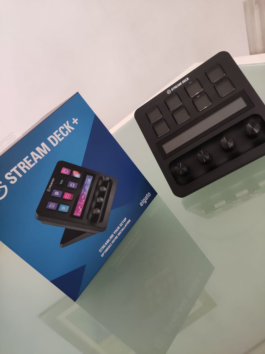 El otro día me llegó el Stream Deck + de <a href="/elgatoES/">Elgato ES - LATAM</a>

Pensaba que por mi discapacidad no le daría bien a los botones o que mis manos no eran aptas, pero estaba equivocado. Es super cómodo y no solo sirve para stremear, también es una herramienta accesible para personas como yo.