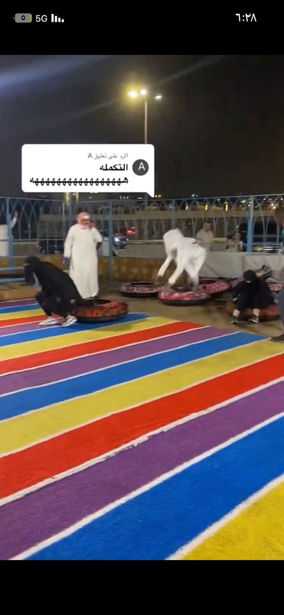 twiteef's tweet photo. @Bnt_alwaleed1 خلته يسوي حركة الضفدع😅 https://t.co/6zyedlMGSD