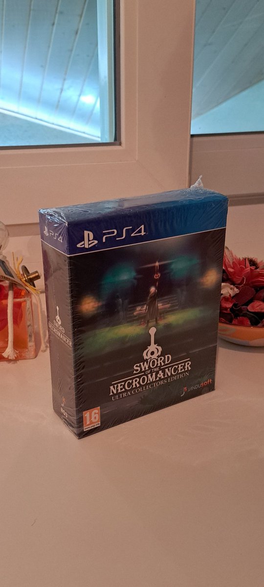 Wolverain_chi25's tweet photo. À votre avis j'ai tiré quel numéro pour ce Ulta Collector de Sword Of The Necromancer ?
Je vais pas osé l'ouvrir. 🤧
Reçu ce jour au lieu de demain.
Amazon aime bien faire les livraisons en avance. 🤗
#SwordOfTheNecromancer
#UltraCollector 🛡🗡 https://t.co/mf4ykWUDgL