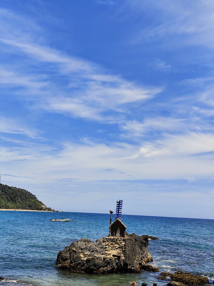 Buenos días , feliz y exitoso viernes , con las Bendiciones de Dios y San Miguel Alcangel 🙏🏻🌞☕🌹♥️😘🤗🌹🥀🌺🌷🪷🌸🏵️🌼🌻🪻💐