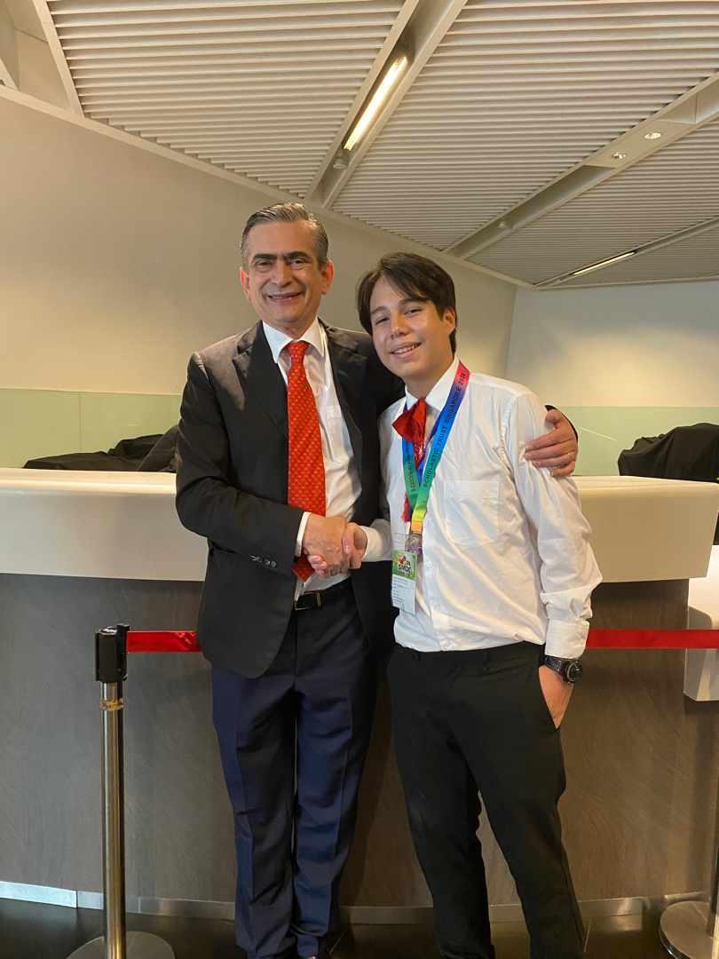 municipiodegpe's tweet photo. Felicitamos a Sebastián Zavala Peña, David Llanas Rodríguez e Inés Llanas Rodríguez por su destacada participación en “Singapore International Math Olimpiad Challenge” #SIMOC, por obtener medallas de plata y bronce, poniendo en alto a #GuadalupeNL https://t.co/WULZeWAehp