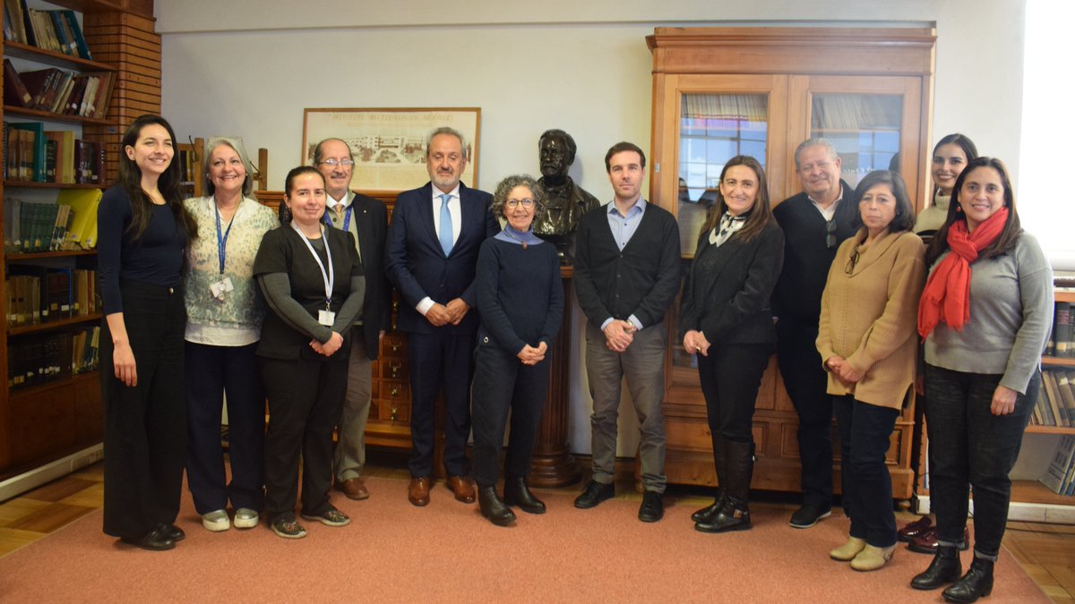 FAOChile's tweet photo. 👉Expertos de @FAO sostuvieron reuniones con @VarelaMaino, Sec. Ejecutivo @ACHIPIA, @AlbagliAndrea, Sub. de Salud Pública de @ministeriosalud, y profesionales de @ispch y @SeremiSaludRM para avanzar en la evaluación del sistema de control de alimentos.

🔗https://t.co/WHrLIScnvC https://t.co/iaG0e6J7UC