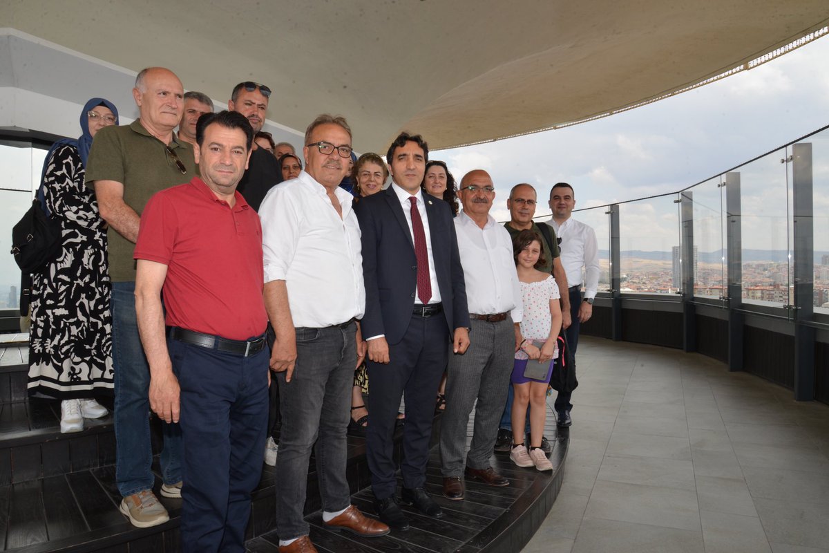 AnkaraSgkilmd's tweet photo. 2024 Emekliler Yılı kapsamında Beşevler Kız Öğrenci Yurdunda konaklayan emeklilerimiz ile Ankara Şehir Gezisi yapılmıştır. (ATAKULE) https://t.co/BNKwZIK5P4