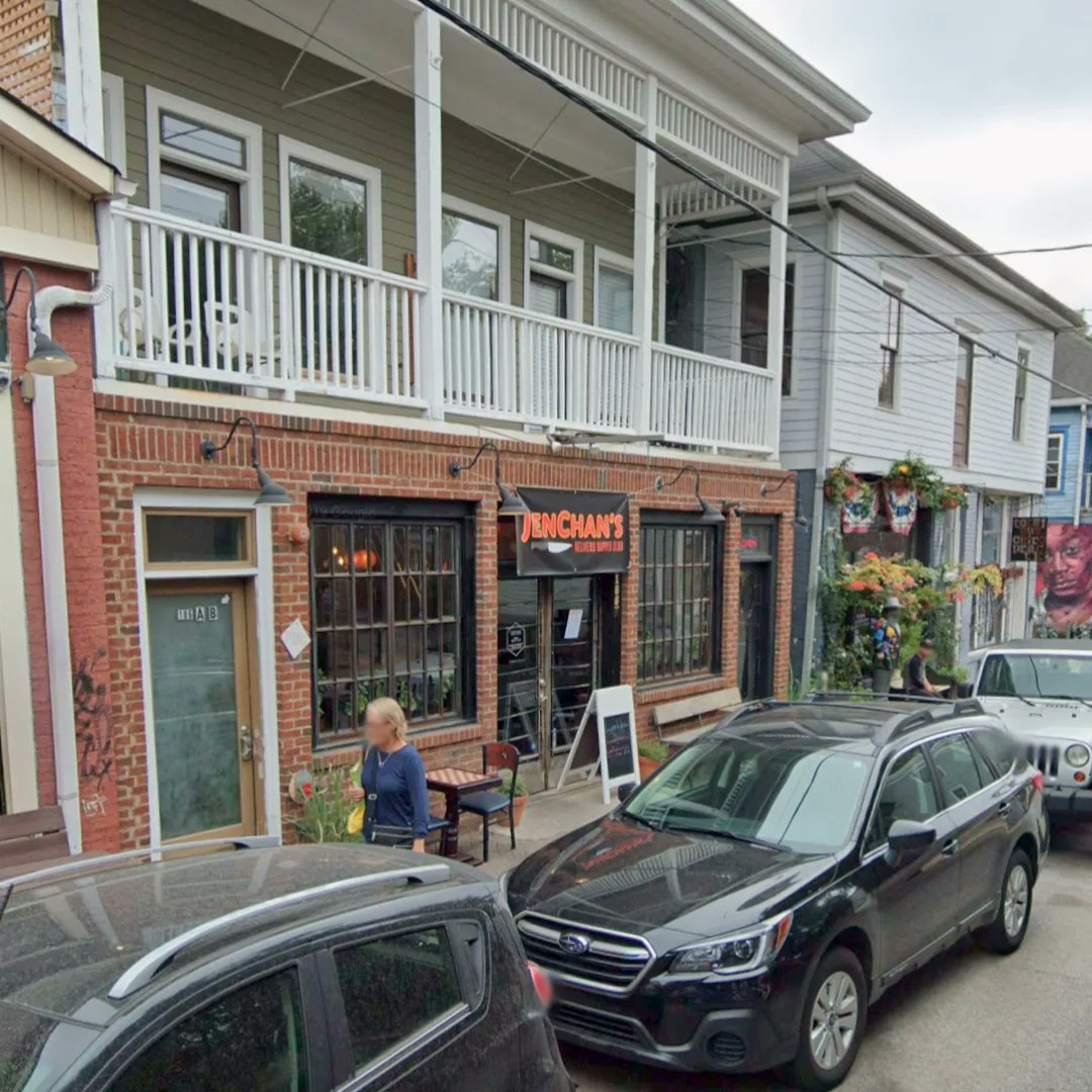 We had dinner on Carroll Street (in Cabbagetown) last night and this scene in front of Jen Chan's was beautiful, as always. This used to be parking, as seen in the second image. Now it's outdoor dining.

Carving out space from our streets for things other than car flow/storage 💯