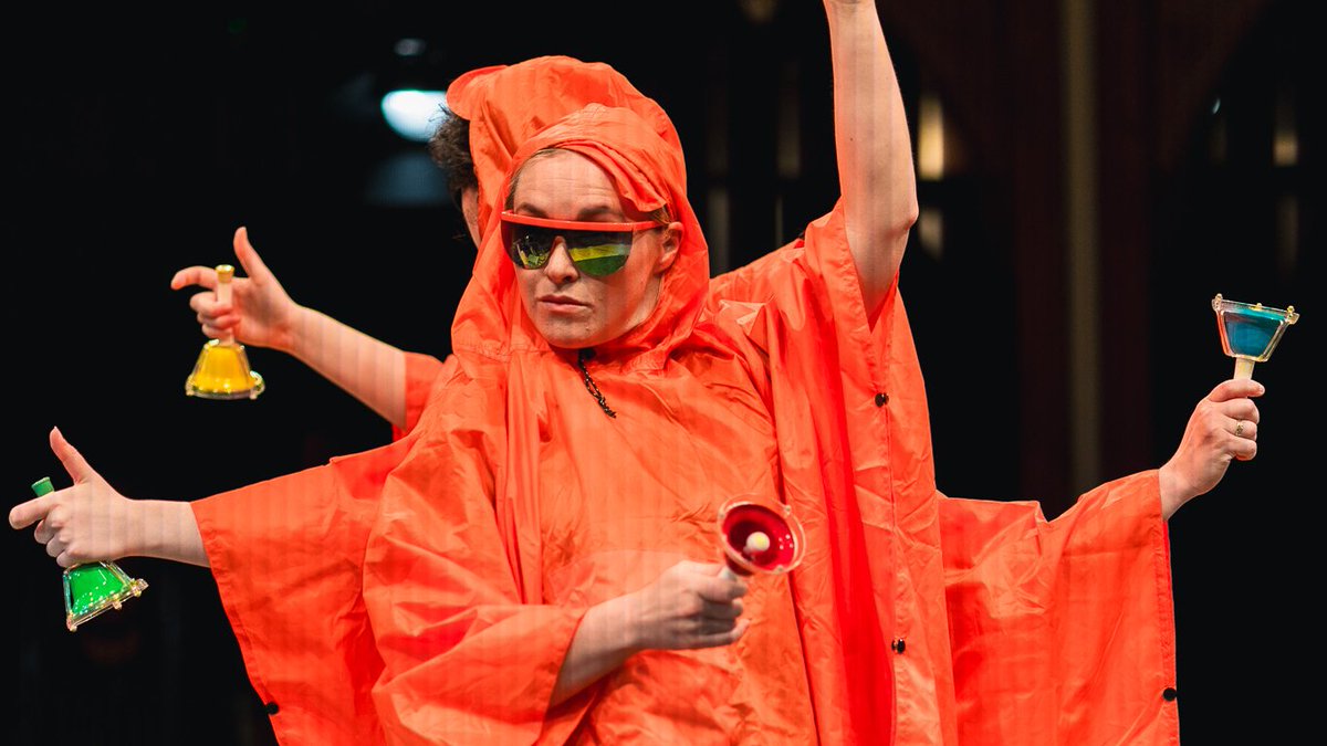 Check out A Midsummer Night's Dream! We are loving bringing this silly, love filled story around the UK PLUS we have 2 extra tour dates in London very soon -

✨ 3rd - 4th August
🧚 A Midsummer Night's Dream
🎉 <a href="/underbellyfest/">UnderbellyFestival</a> Cavendish Square, London

> handlebards.com/tickets/