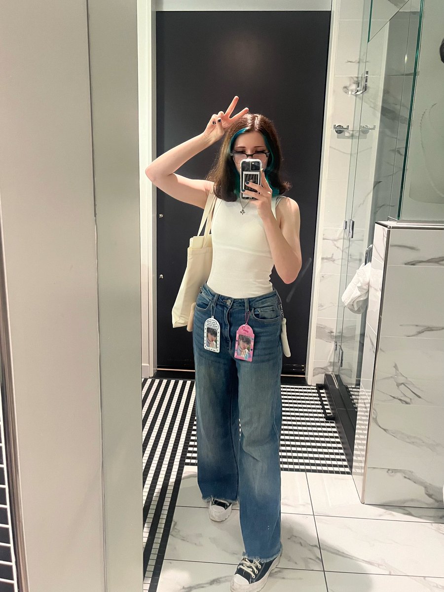 cem ✮˚༘⋆ tweet media