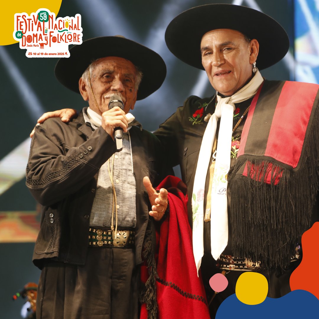 FestivalJM's tweet photo. Los 40 del Chaqueño! @chpalavecino.oficial celebró los 40 años sobre los escenarios el ultimo domingo del Festi 🎂 Con invitados especiales y todo el cariño de su fiel público, la fiesta fue total 

#ColoryCoraje #FestivalJM #JesúsMaría #Edición59 #EneroEnLaPiel https://t.co/MUjBQXaWln