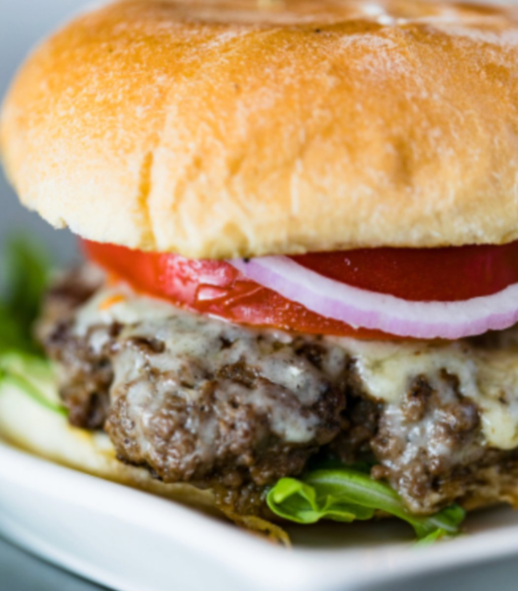 thelocalnaples's tweet image. Juicy, flavorful, deliciousness 🤤🍔 Order a burger from our Sunset Menu between 4:00-6:15PM. A farm-to-table menu 3-Course Meal starting at $25!

#AlwaysLocal #AlwaysFresh #thelocalnaples #inthe239 #naplesfoodie #foodblogger