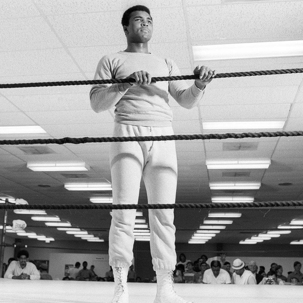 Muhammad Ali (@muhammadali) on Twitter photo 🥊 On this day in 1971 🥊
Ali took on his longtime sparring partner, Jimmy Ellis, and emerged victorious.
📸: <a href="/LeiferNeil/">Neil Leifer</a>
#MuhammadAli #Icon #JimmyEllis #Champion #Fight #NeilLeifer 🥊 On this day in 1971 🥊
Ali took on his longtime sparring partner, Jimmy Ellis, and emerged victorious.
📸: <a href="/LeiferNeil/">Neil Leifer</a>
#MuhammadAli #Icon #JimmyEllis #Champion #Fight #NeilLeifer