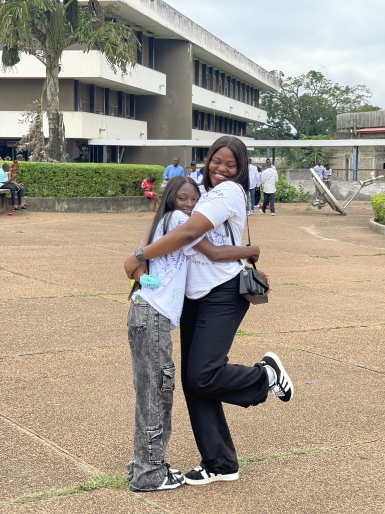 _gbemi_xo's tweet image. Goodbye Uni.💃

#OAUTwitter #signout