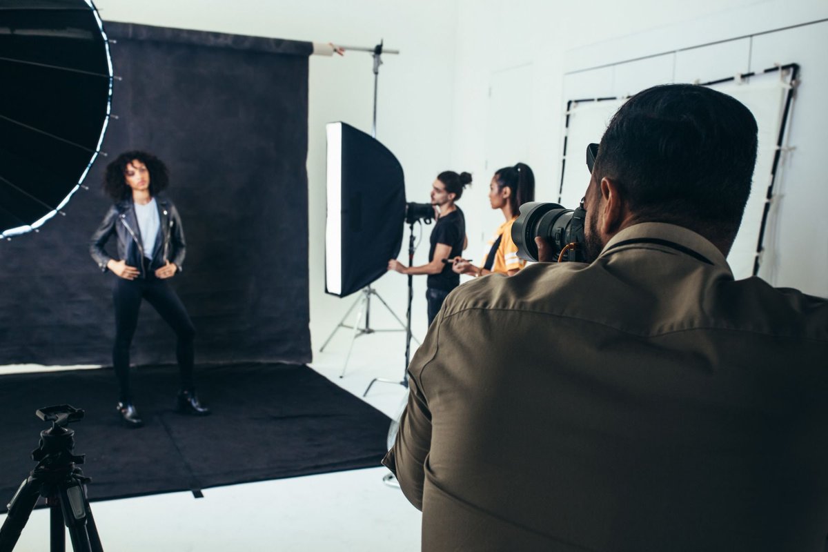 robinsonishyde's tweet photo. Let’s talk Still Photographers on a movie set. This is an important role that too often gets cut from a tight budget. They’re in IATSE &amp; they’re vital for your productions’ publicity, continuity &amp; archives. Cell phone pics of BTS are not always enough, hire a still photographer! https://t.co/om0wWaOi68