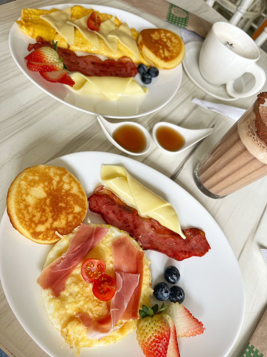 AngelesRS19's tweet photo. Mamá ya no quiero trabajar más, me quiero dedicar a ser catadora de brunch 🍳💘 https://t.co/HWTCnOQlPG