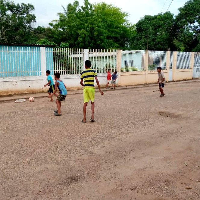 Desde el mcpio Juan José Rondon, calle principal "El Gavilán" Seguimos impulsando el deporte, Siguiendo los lineamientos de nuestro presidente <a href="/NicolasMaduro/">Nicolás Maduro</a> . Realizamos una jornada de deporte y recreación para  los niños, niñas y adolescentes.
#TriunfaLaEsperanza
#vamosNico