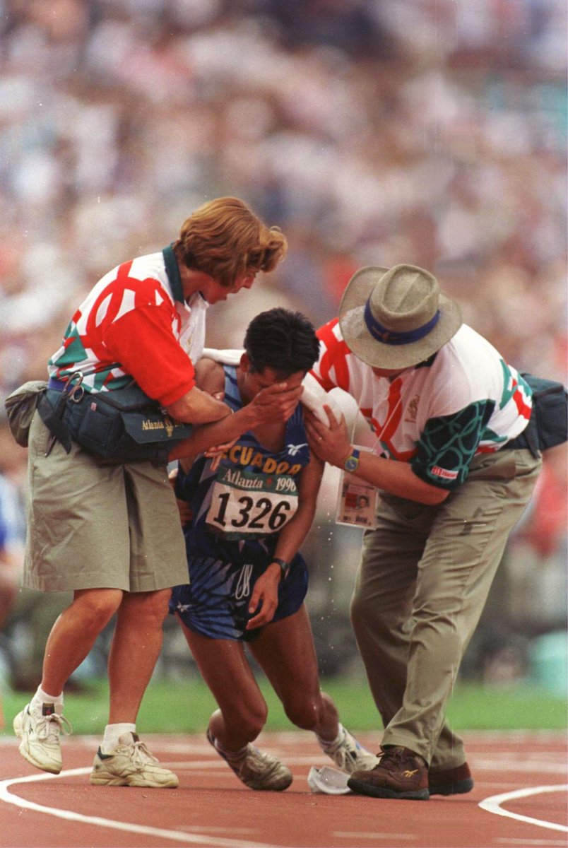 VSportsTM's tweet photo. Un 26 de julio, pero de 1996, Jefferson Pérez se metía en la historia grande de Ecuador 🇪🇨: conquistaba la primera medalla dorada olímpica 🏅 para su país. Fue en la prueba de 20 km marcha en Atlanta. En conmemoración se celebra en esta fecha el Día del Deporte Ecuatoriano. https://t.co/8yQjwev2Hc