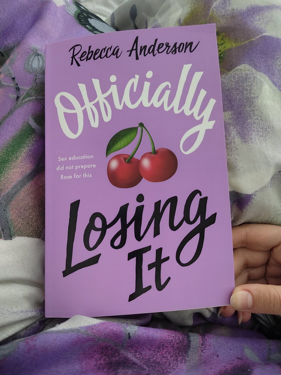 This book 😍I'm only 50 pages into Officially Losing It by Rebecca Anderson and I am giggling and laughing and I just know it's gonna be a 5 ⭐️ read 😂❤️ It reminds me of being a teenager at 6th Form so much 😂😂

<a href="/Scholastic/">Scholastic</a> <a href="/scholasticuk/">Scholastic UK</a>