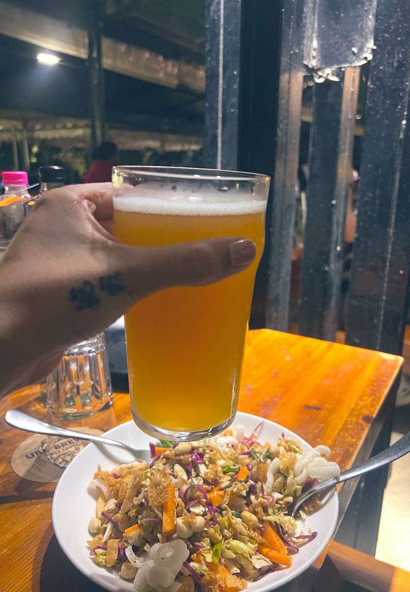 Geeky_Foodie's tweet photo. Can’t believe it,
just realised that I am having the first mango of the season! 😳
When did I turn into a non mango person 😱
#FoodVibesOnly #MangoAle #FriYaay
P.S - not medical advice https://t.co/1S7ep5mu48