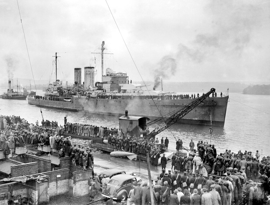 FlMichele69's tweet photo. Cruisers

CA #HMSExeter 68 (1931-1942)
York Class

📷 #Playmouth February 14, 1940 veteran of the #BattleofRiverPlate December 13, 1939

@RoyalNavy 🇬🇧 https://t.co/mgF4zGcQJm