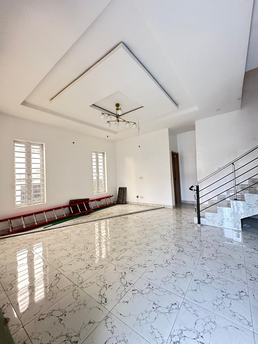 XLHomesRealty's tweet photo. Lovely 4 Bedroom Terraced Duplex Within a Secured Estate. 

📍Location: Ikota, Lekki 
💰Price: 85M

Features
Ensuite rooms • Family Lounge • Aesthetic pop ceilings • Spot lighting • Chandelier • Clean water • Sound system • Spacious living room • Cctv cameras https://t.co/QsXNOun2LK
