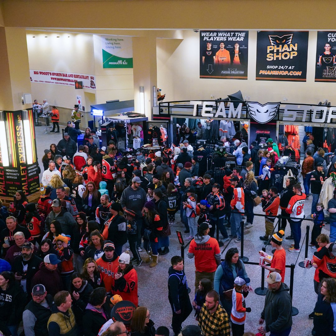 LVPhantoms's tweet photo. Hey Phans! We've hidden meLVin in each of these photos. Can you spot him? π
#FindmeLVin #FunFriday https://t.co/55Cmm3grP9