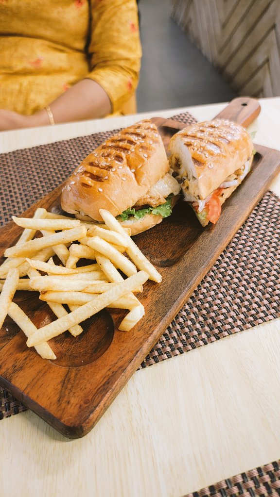 PKuriackal's tweet photo. Anns Bistro, Kottyam India https://t.co/8nkyuXlWt4