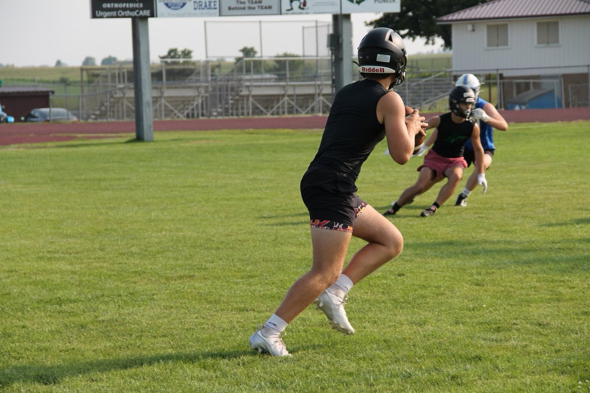 That’s a wrap on 7 on 7s. 1 month till gameday! 
<a href="/HunterGale71/">Hunter Gale</a> <a href="/RFVarsityFB/">Rock Falls Football</a>