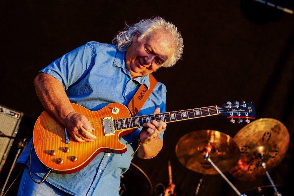 Tonight up the mountain in Ebbw Vale, Wales - BernieFest at <a href="/SteelhouseFest/">STEELHOUSE FESTIVAL</a>. 

The headline show in celebration of the life and musical legacy of Bernie Marsden.

Here’s a shot of Bernie at the festival in 2019, playing his Sid Poole Custom #2.

‘See you out there, folks!’ ❤️😎🎸