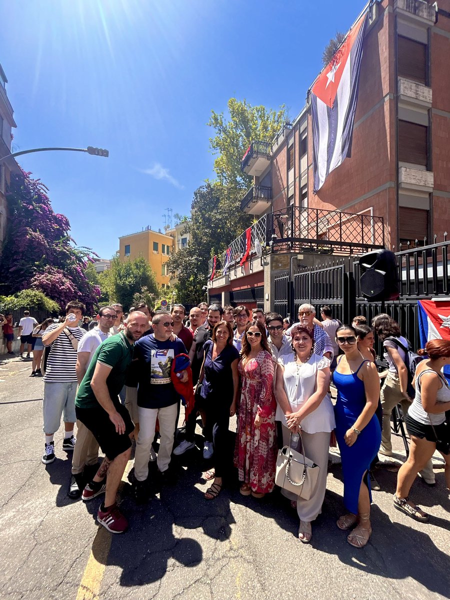 maria elena uzzo (@mariaelenauzzo) on Twitter photo Hoy #26J participé en el 71 Aniversario del Asalto al Cuartel Moncada en la <a href="/EmbaCubaItalia/">EmbaCubaItalia</a>, junto al cuerpo diplomático, amigos cubanos, latinoamericanos e italianos. Que Viva Cuba 🇨🇺 y abajo el bloqueo! <a href="/CancilleriaVE/">Cancillería Venezuela 🇻🇪</a> <a href="/MirtaGranda/">Mirta Granda Averhoff</a> <a href="/GamezGranda/">Gabriela Gámez Granda</a> <a href="/embavenitalia/">EmbaVEItalia</a> Hoy #26J participé en el 71 Aniversario del Asalto al Cuartel Moncada en la <a href="/EmbaCubaItalia/">EmbaCubaItalia</a>, junto al cuerpo diplomático, amigos cubanos, latinoamericanos e italianos. Que Viva Cuba 🇨🇺 y abajo el bloqueo! <a href="/CancilleriaVE/">Cancillería Venezuela 🇻🇪</a> <a href="/MirtaGranda/">Mirta Granda Averhoff</a> <a href="/GamezGranda/">Gabriela Gámez Granda</a> <a href="/embavenitalia/">EmbaVEItalia</a>