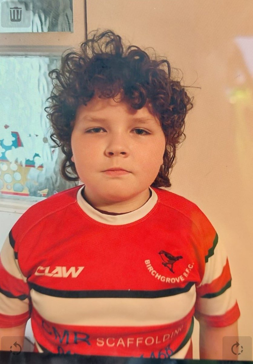 Police are appealing for help in finding nine-year-old Tirion reported missing in Tenby today, last seen in the South Parade, near the fire station, at around 4pm…

More: tenby-today.co.uk/news/999/polic…