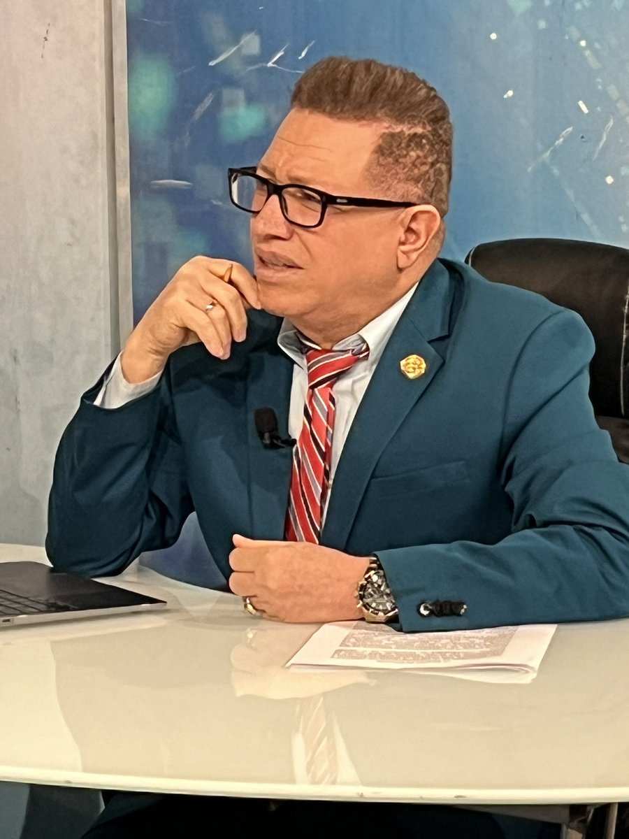 BalbuenoMedina's tweet photo. El analista y cronista deportivo, Juan Esteban Imbert, abordará con nosotros lo que nunca se había dicho de la lucha libre, en la entrevista del programa Agenda Semanal, este sábado a las 2 de la tarde por RNN canal 27 y nuestro canal de YouTube Agenda Semanal TV. No se la pierda https://t.co/HuxIQcuVqI