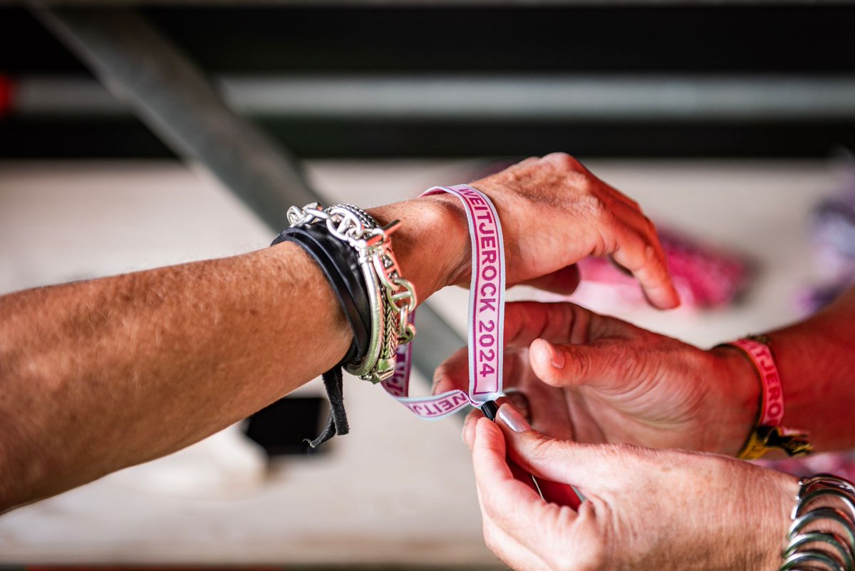 De poorten zijn open! Totzo! #fridaynight #dancenight #WR24