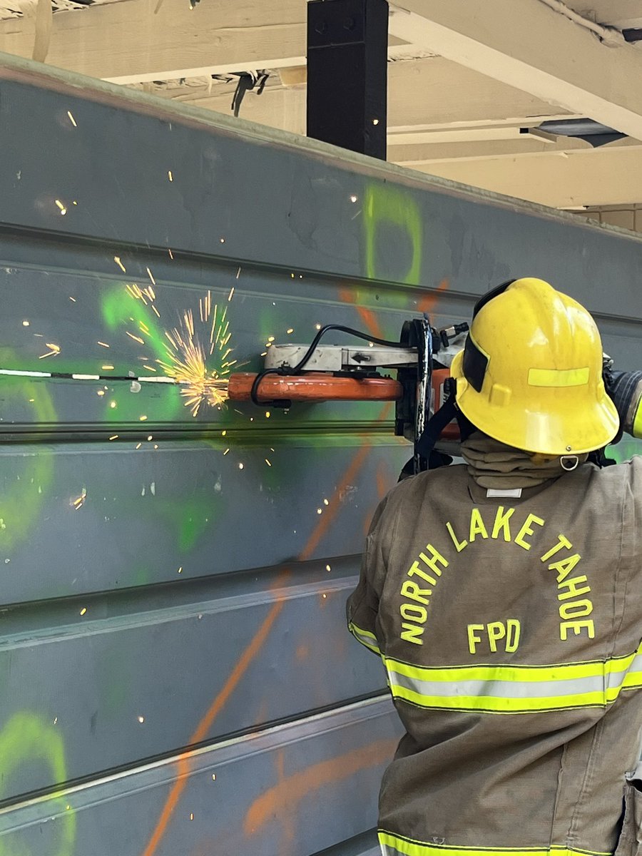 NLTahoeFire's tweet photo. This week our crews trained on the forcible entry of residential garage doors. Garage fires are low frequency, high acuity incidents that require coordinated efforts on the fire ground to effectively reach and extinguish the fire.
#ForcibleEntry
#training
#nltfpd https://t.co/yWcP4odcw5