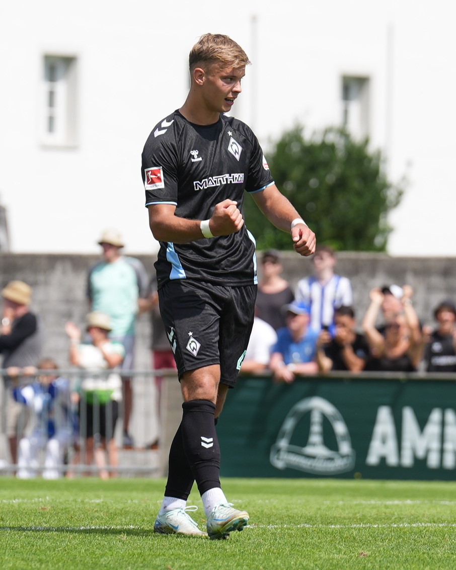 werderbremen's tweet photo. Einmal sauber ins Eck geschoben und einmal per Volley in die Maschen.
Die Highlights aus #SVWSWFC👉 https://t.co/70AhnS1i2w
#Werder https://t.co/cv8FtVRsmp