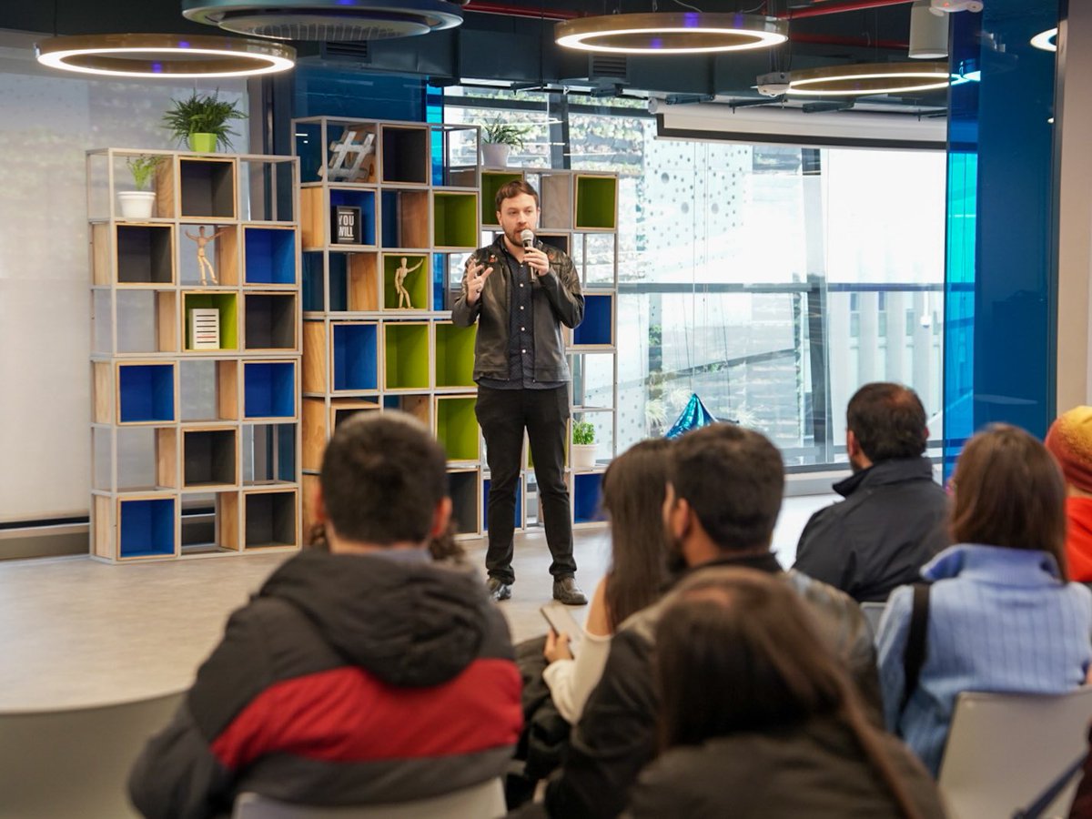 AteneaBogota's tweet image. Cien de los estudiantes destacados de nuestros cursos en #AnimaciónDigital y #DesarrolloDeAppsMóviles de #TalentoCapital que son dictados por la @UNALOficial, están viviendo hoy una experiencia única en @Globant, multinacional de software y servicios tecnológicos.

¡Orgullosos de…