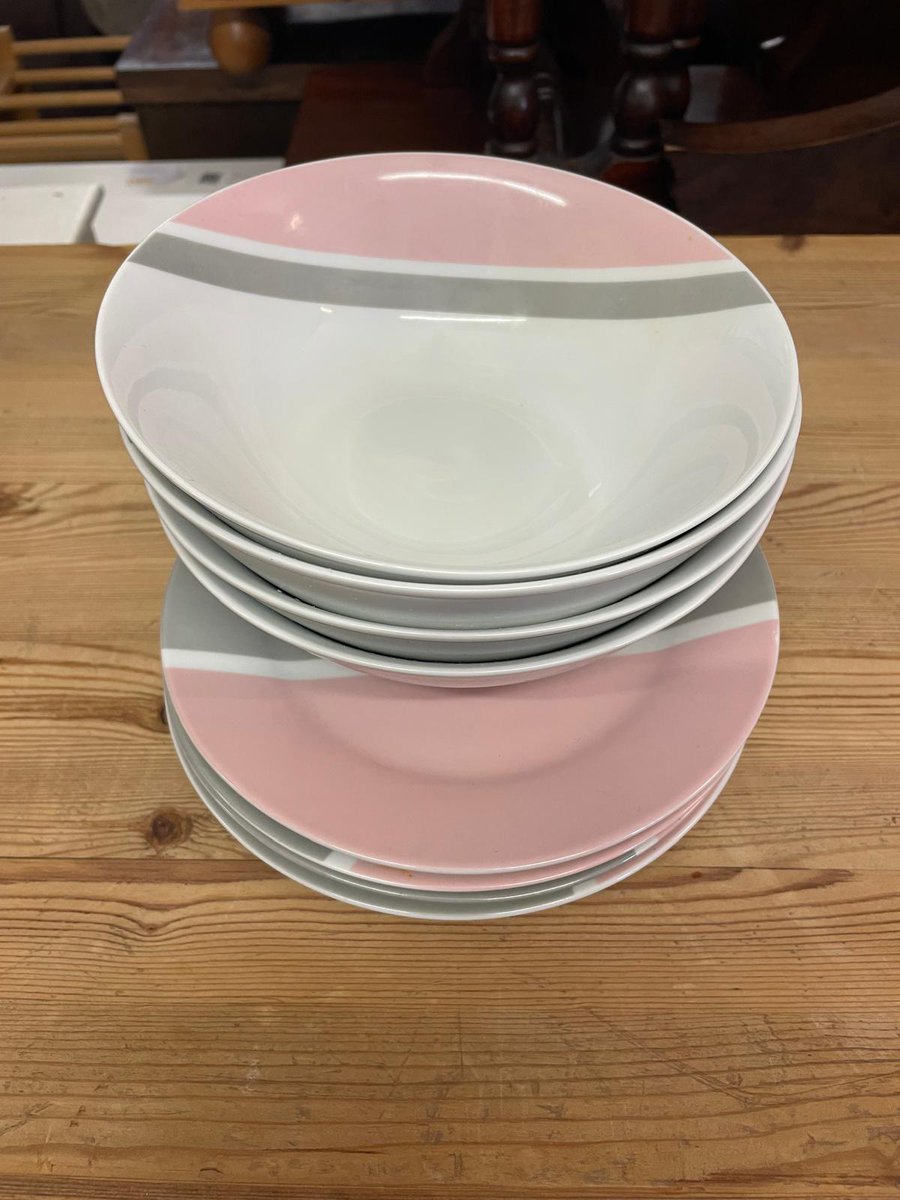 Richmond Furniture Scheme (@richmondscheme) on Twitter photo ๐ Circular economy in action! ๐
๐ฝ๏ธ One of our volunteers bought these plates and bowls from us to take to uni. And now, after three years of student cooking, sheโs graduated and donated them back to us!
๐ก#MakingHomes
๐ณ#ProtectingTheEnvironment
๐#BuildingCommunity ๐ Circular economy in action! ๐
๐ฝ๏ธ One of our volunteers bought these plates and bowls from us to take to uni. And now, after three years of student cooking, sheโs graduated and donated them back to us!
๐ก#MakingHomes
๐ณ#ProtectingTheEnvironment
๐#BuildingCommunity