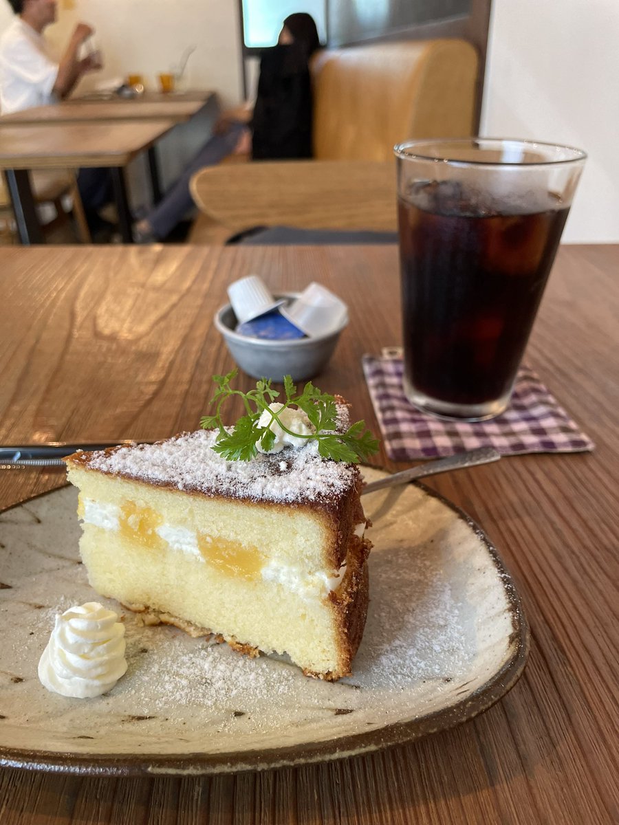 aoioo22's tweet photo. というわけで、無加工だけど、ここんとこ吐き下して滋養のあるごはんを食べたかった私に、ランチタイム過ぎてるのに振る舞ってくださったランチをご覧ください。もう優しくて泣きそうです（泣いたけど）
スイーツは流石にコーヒーゼリーにすべきでした（喉通らなかった笑　残さず頂いたけど） https://t.co/ZxEoz24asZ