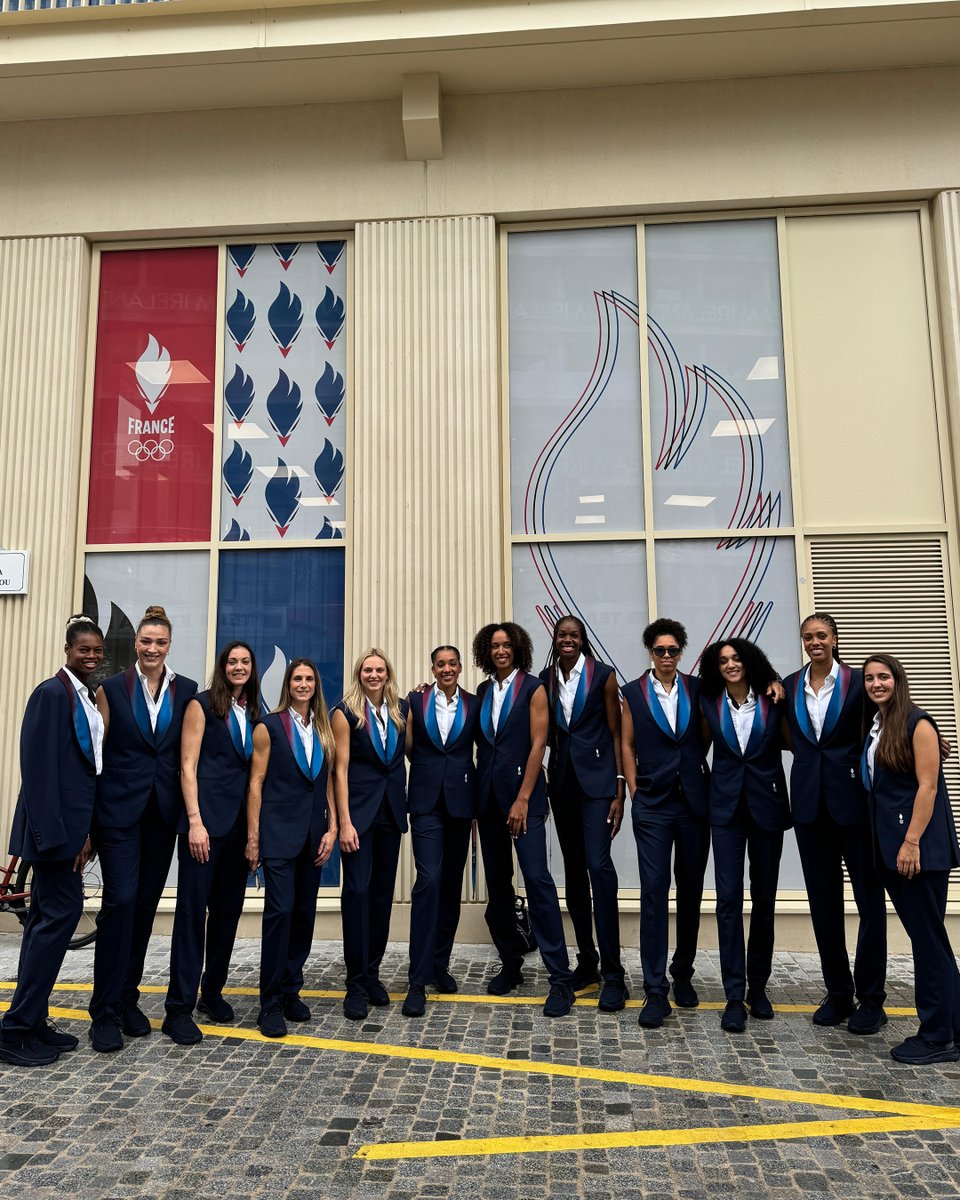 Prêtes à défiler 💙

La cérémonie d'ouverture c'est dans quelques minutes ⏳

#PassionnémentBleu | #Paris2024