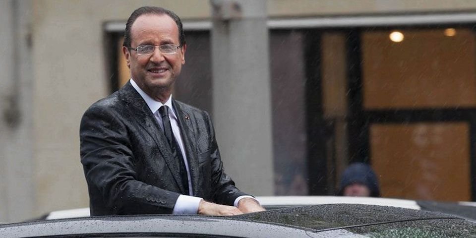 thibauddP's tweet photo. Faites sortir @fhollande d'Ile de France et ca ira mieux, vite avant la cérémonie !!
🌦️
#Pluie
#JOP2024 #JO2024
@Paris2024 @Paris @iledefrance
#RainingMan https://t.co/TRlimmrwi9