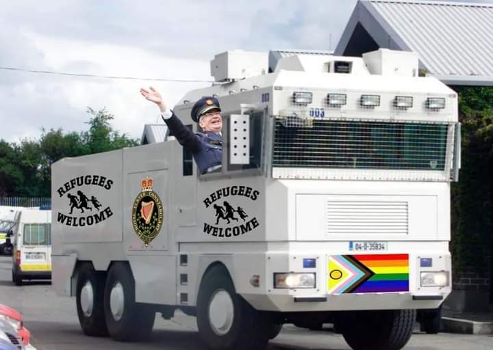 MwR2w's tweet photo. Drew and the lads heading to coolock to force in more cultural enrichment https://t.co/ZdkrVKKt2y