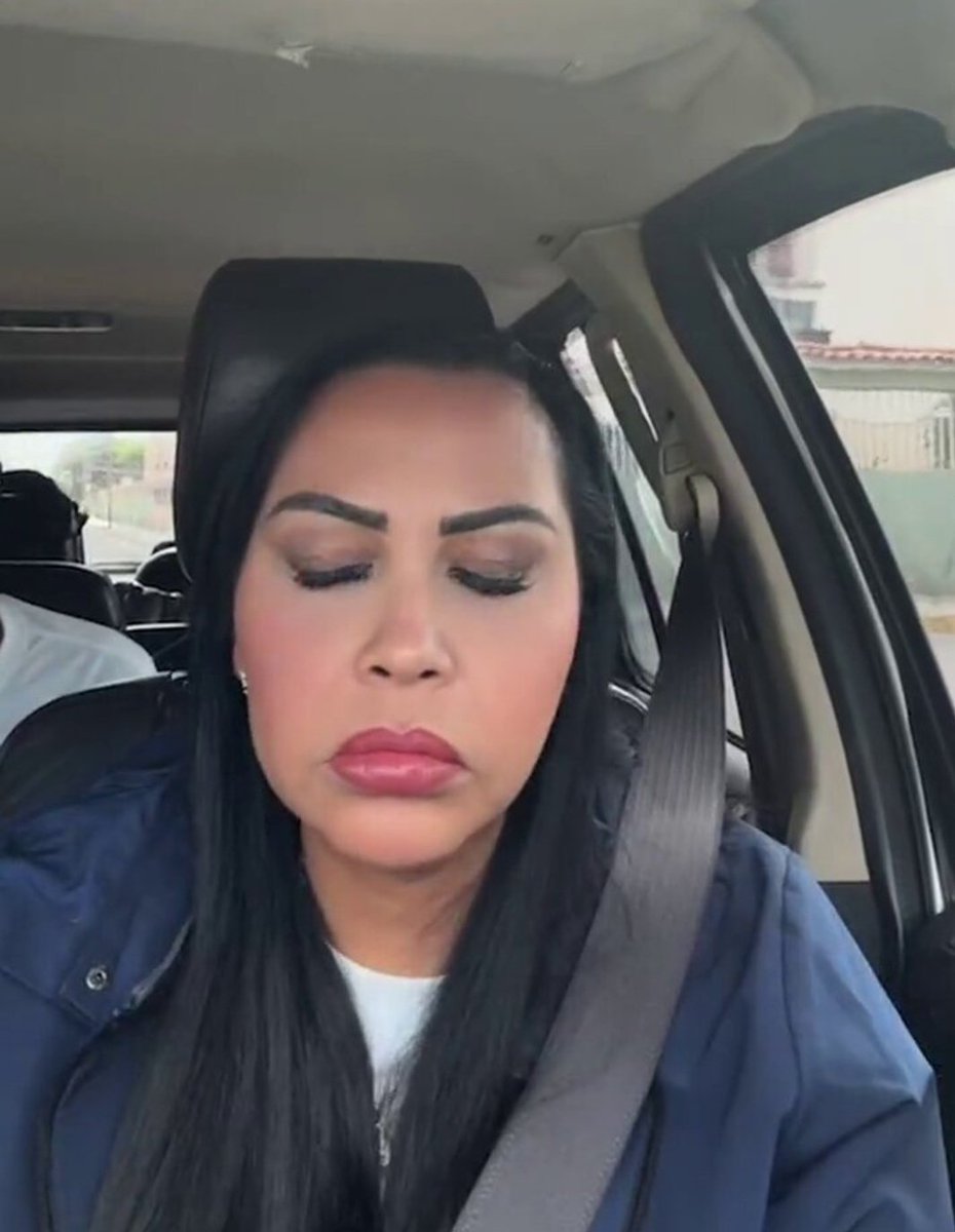 kb_ql22's tweet photo. Siempre divididos 
La oposición va de mal en peor 

@EdmundoGU no recordó si las elecciones eran el 28 o el 29. Entonces llamó a votar el lunes. El hermano perdido de Biden 

@hcapriles no quiere que la Sayona Salga con Edmundo  

La @delsasolorzano con cara de derrotada No aguanto maaaaasss
@VenteVenezuela