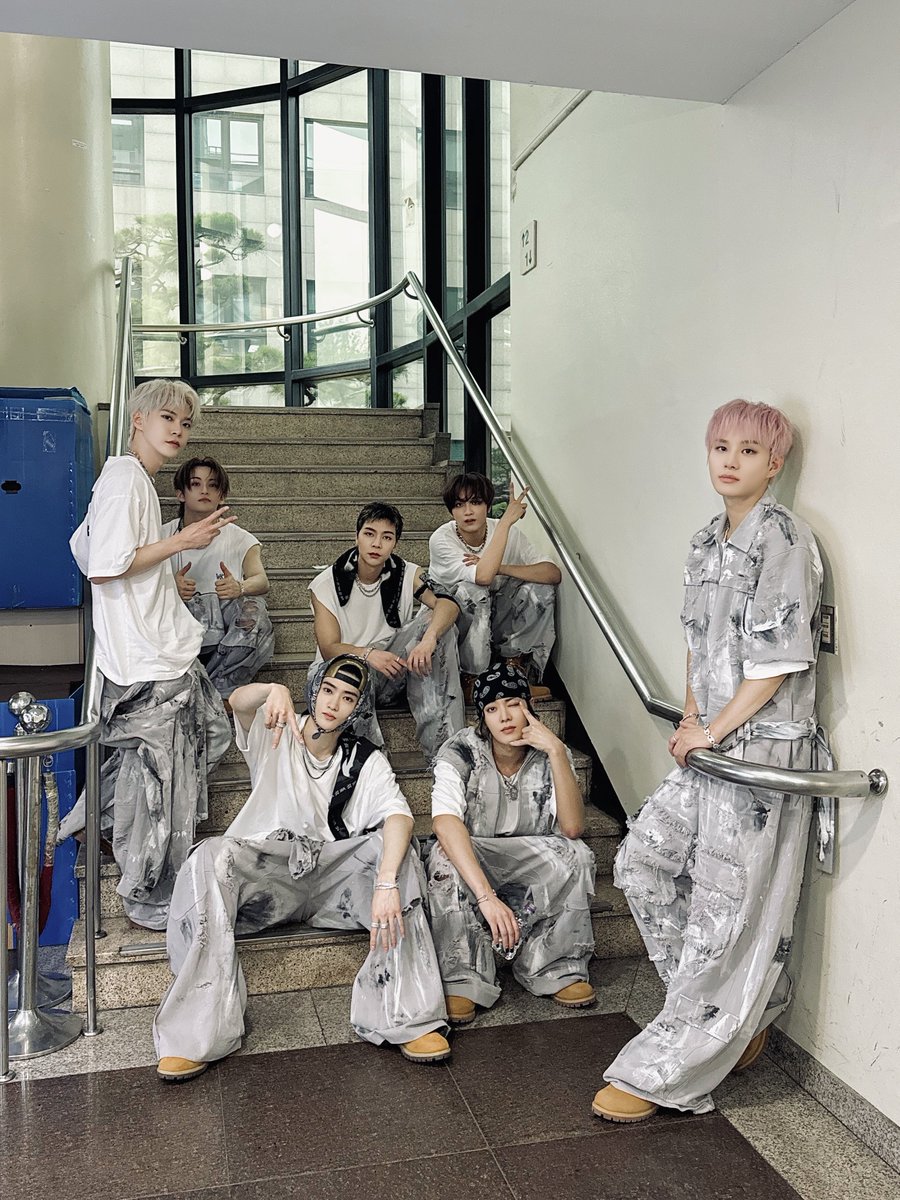 NCTsmtown_127's tweet photo. ｡* .ᰔ ଘ(∗ ɞ̴̶̷ ·̮ ɞ̴̶̷ )੭່˙ .⁺ ˖  평생 우리칠이랑 함께 𝐖𝐀𝐋𝐊 💚

#NCT127 #WALK #NCT127_WALK
#삐그덕 #NCT127_삐그덕
#NCT127_삐그덕_Walk https://t.co/mlWNP6gh23