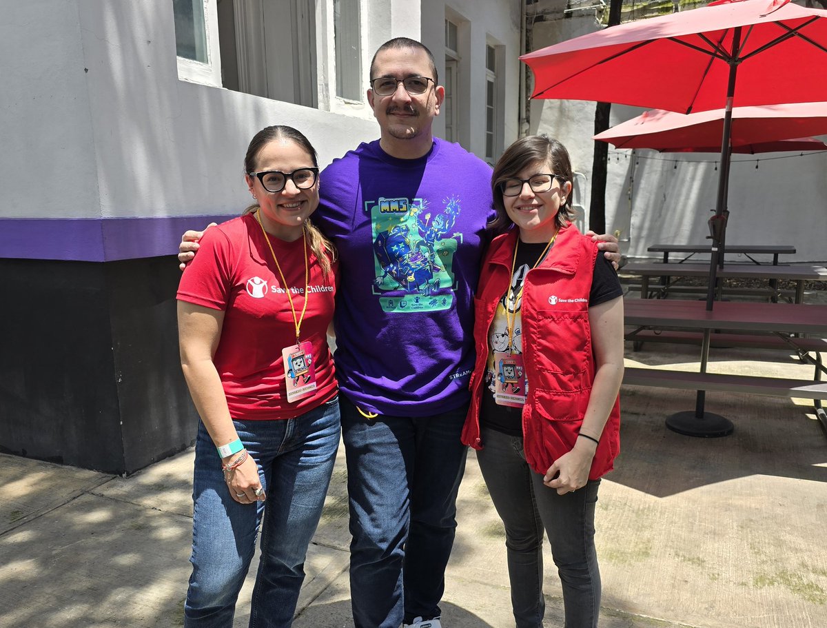 ALKAPONE's tweet image. Siempre será un gusto ver a la patrona @_sibrel y ahora colaborando con @SaveChildrenMx, apenas va empezando la MMS Comex presentado por Banorte, gracias por el apoyo que nos están dando.