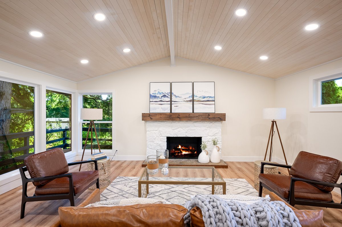 RhondaMMorton's tweet photo. https://t.co/vf5CJCHCB6
Just Listed: Spend Summers on the Lake in the Updated Mid-Century Modern Home.  Deeded access to Lake Forest Park Civic Club on Lake Washington. Tons of great pluses. https://t.co/I2yX0Lo7vd