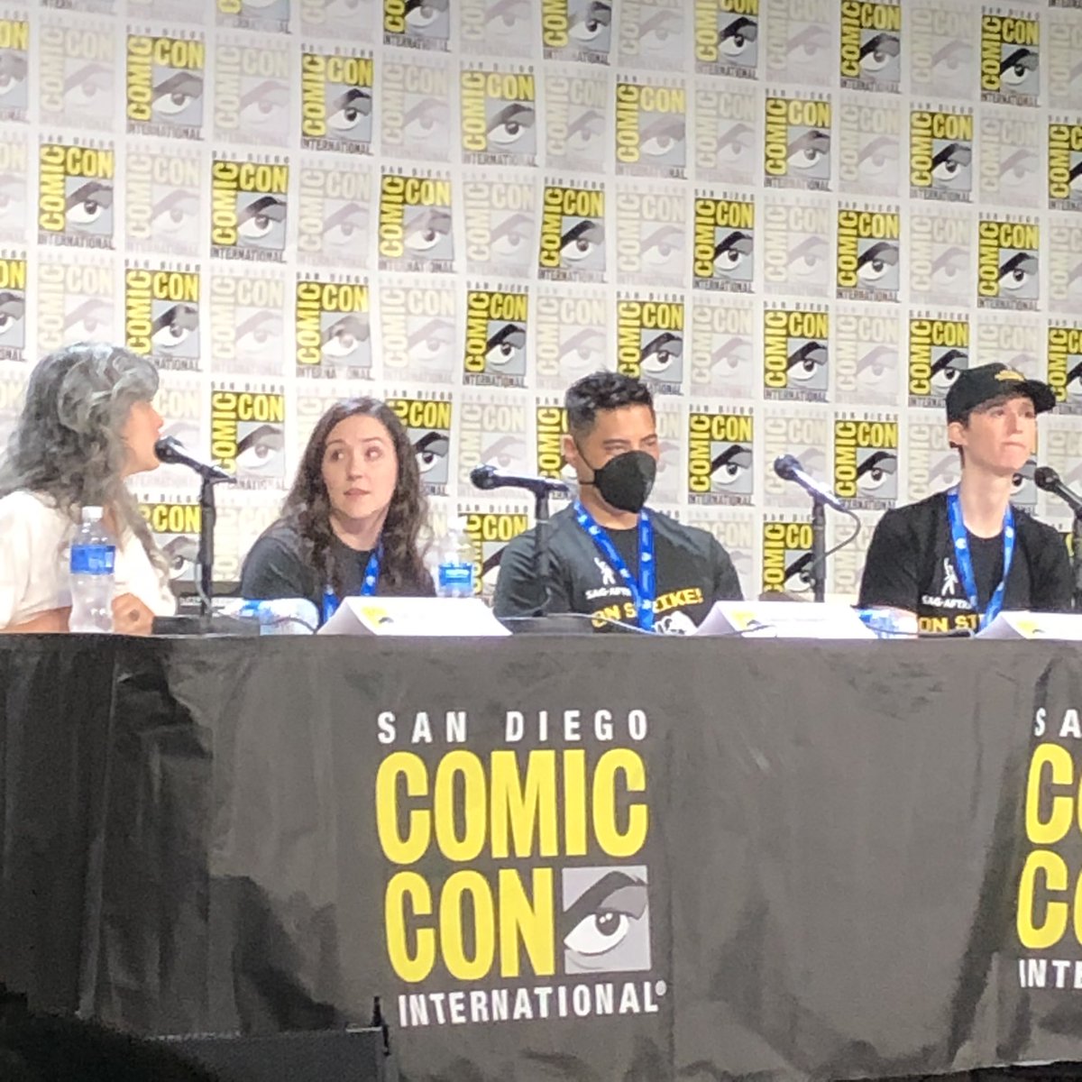 thelastofuswiki's tweet photo. We were thrilled to see @shannonwoodward (Dina) and @ashly_burch (Mel) at #SDCC “Game Actors on Game Actors” panel today! https://t.co/RAz6jsKzXn