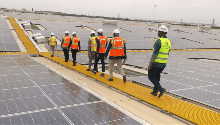news_ghana's tweet image. Ghana Unveils Second Largest Rooftop Solar Project in World dlvr.it/TB6c05 #Headlines #Ghana #RooftopSolarProject #secondlargest #unveils